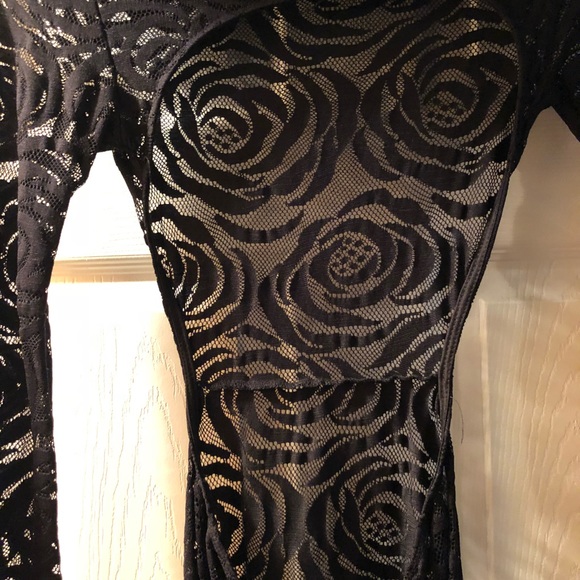 Black Roses - Picture 2 of 6